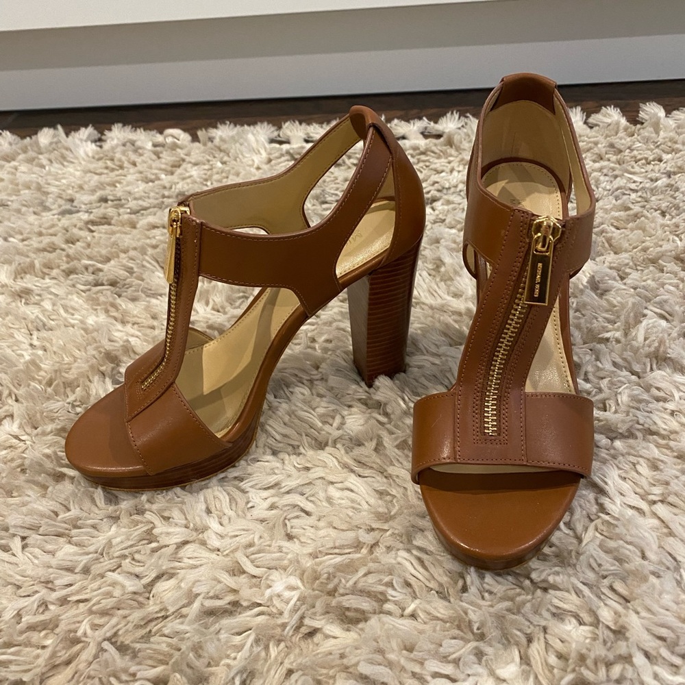 Michael Kors Berkley Leather T-Strap Sandals
